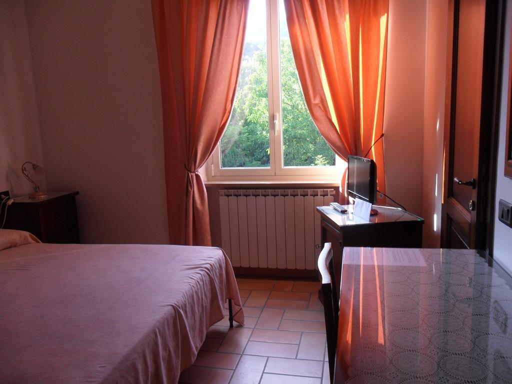 Agriturismo Poponi Villa Тоди Стая снимка
